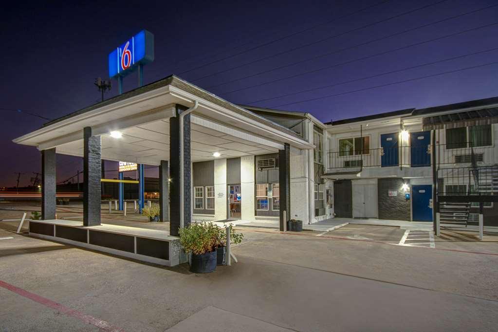 Motel 6 Fort Worth - Northside ภายนอก รูปภาพ